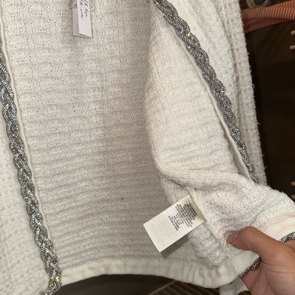 Alice + Olivia
Akira Embellished-Trim Cardigan Size XL - Picture 10 of 13